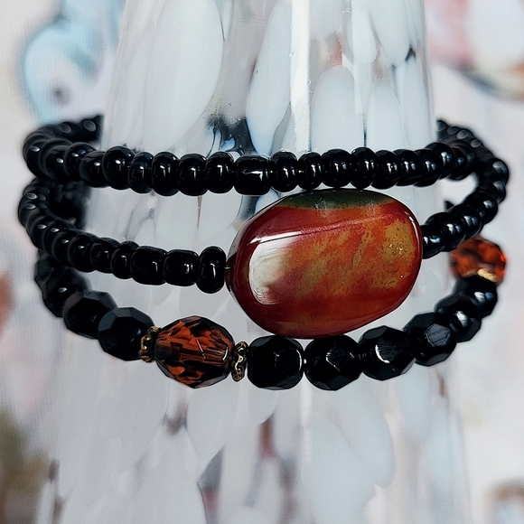 2 Black Beaded Glass Topaz Agate Fire Opal Pair of Memory Wire Bracelets - Picture 4 of 16